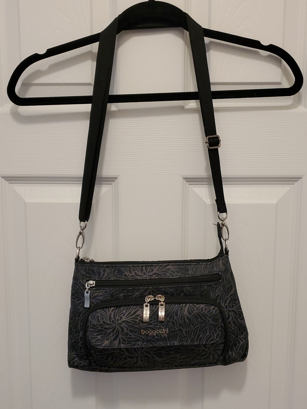 Baggallini Legacy Original Everyday Crossbody Bagg🌻 Midnight Blossom